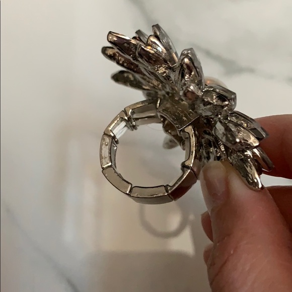 Crystal Rhinestone Gem Flower Stretchy ring sz 6-8 - Picture 7 of 8